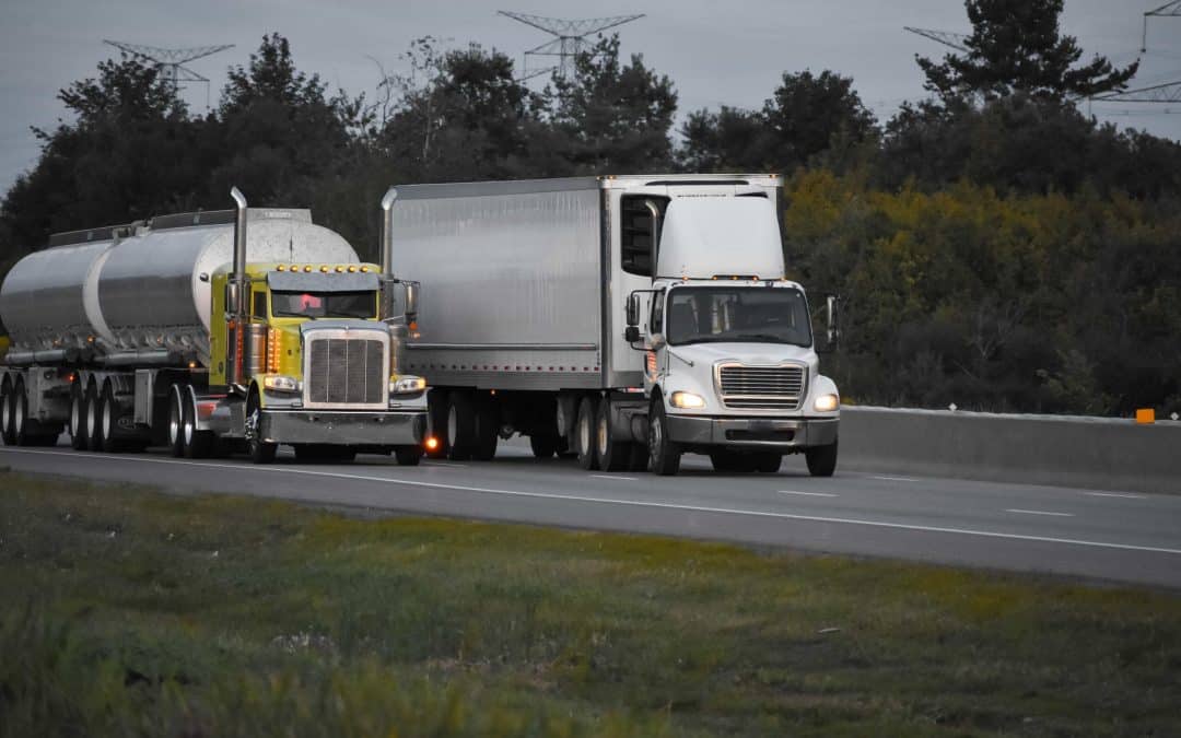 ¿Qué tipo de transporte se necesita para trasladar los productos de las industrias?